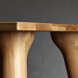 Big Foot Table - Esstische