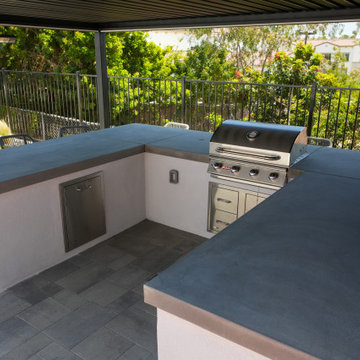 Josh & Katie Vinck – Modern Backyard with Fire Pit, Bar & Sun Deck