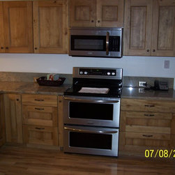 Rustic Knotty Oak - Kitchen Cabinetry