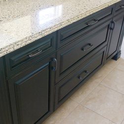 Elegant Kitchen - Kitchen Cabinetry