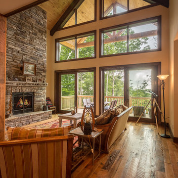 Rustic Retreat in Lost Creek