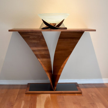 Jimmy V hall table