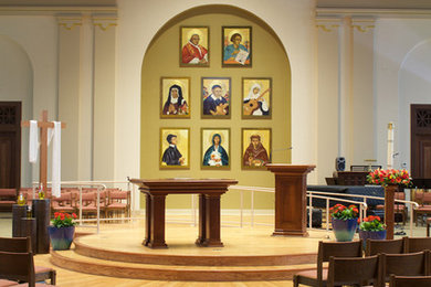 Home design - large traditional home design idea in New York
