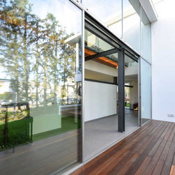 House Latisia - Windows And Doors