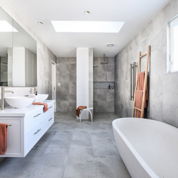 White and grey modern bathroom