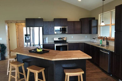 Inspiration for a farmhouse kitchen remodel in Wichita
