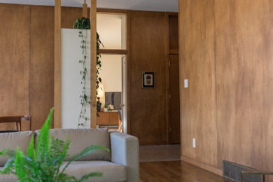 Example of a 1950s home design design in Salt Lake City