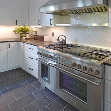 Sleek Sophistication: A Kitchen Where Clean Lines Meet Classic Elegance