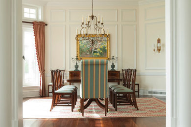 Dining room - traditional dining room idea in Bridgeport