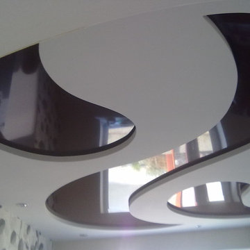 Stretch ceiling in the living room