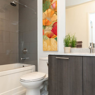 Nearly New, Upgraded 2 Bedroom Corner Suite with Panoramic Views!