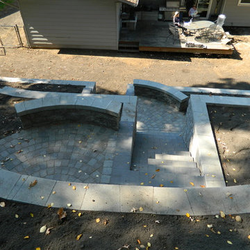 Tiered walls and steps with landings