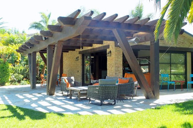 Example of a beach style home design design in San Diego