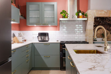 Idée de décoration pour une cuisine design.