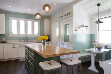 Trendy kitchen photo in Hawaii