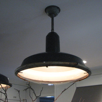 A 2016 kitchen comes home to a circa 1711 cape
