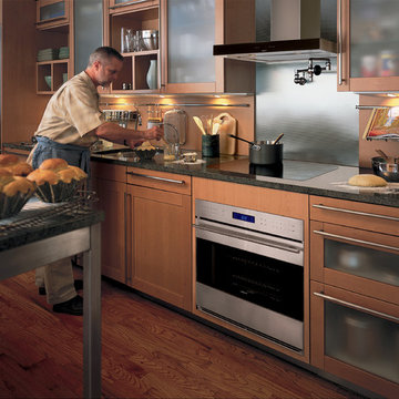 Wolf 30" Cooktop Wall Hood Black | VW30B