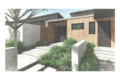 Réalisation d'un grand jardin minimaliste l'été avec un mur de soutènement, une exposition ensoleillée et une terrasse en bois.