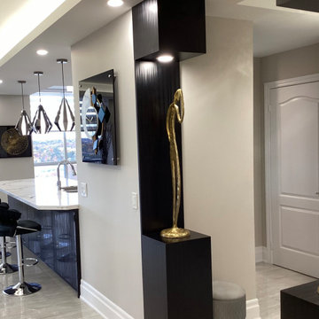 CONDO ENTRYWAY