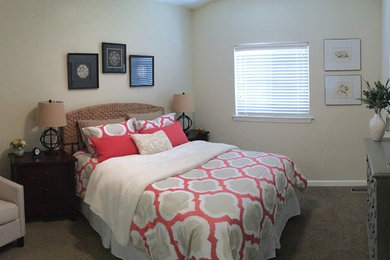 Bedroom - transitional bedroom idea in San Francisco