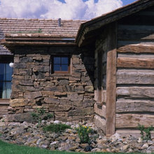 Horse Barn/Living Quarters