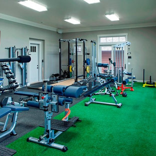 ミネアポリスの小さいインダストリアルスタイルのおしゃれなトレーニングルーム (グレーの壁) の写真