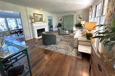 Elegant living room photo in Jacksonville