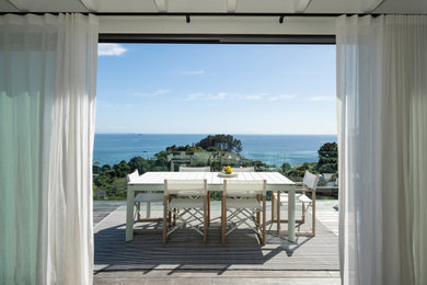 Balcony - coastal balcony idea in Auckland