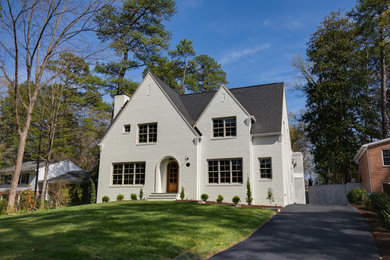 Example of an exterior home design in Richmond