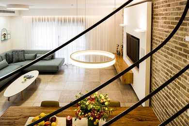 Trendy living room photo in Tel Aviv