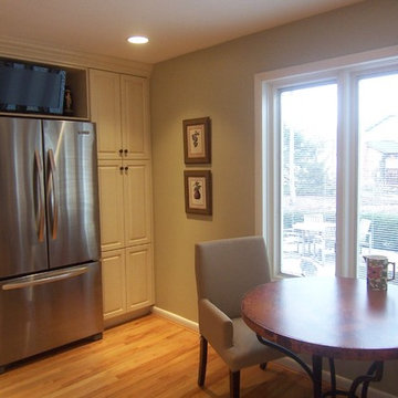 Traditional White Kitchen Remodel in Montgomery, OH