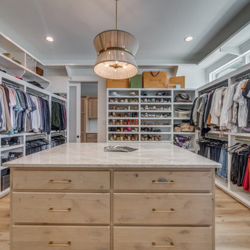 Modern European: 3,830 ft², 4 BR/3 BA/1 ST