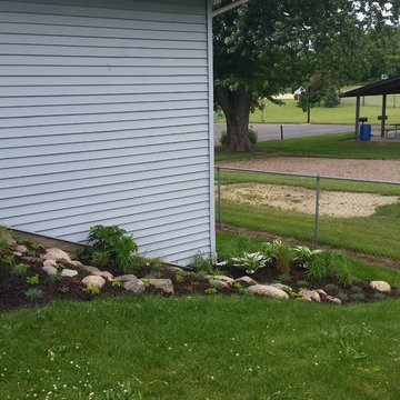 foundation planting low maintenance