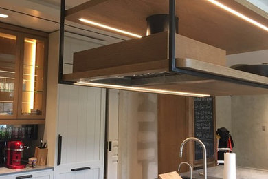Inspiration for a modern kitchen remodel in New York