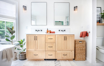 Bathroom of the Week: Light and Airy With a Warm White Oak Vanity