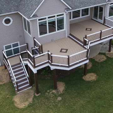 Panoramic Lounge Deck over Lake Templene
