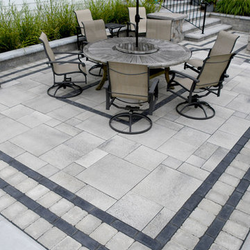 Traditional downtown back yard patio
