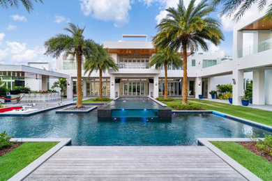 Pool - contemporary pool idea in Miami