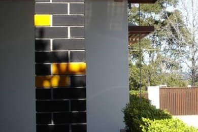 This is an example of a contemporary home design in Newcastle - Maitland.