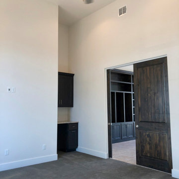 Transitional: 4,288 ft²/4 BR/3.5 BA/1 ST home
