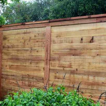 Post Master Horizontal Natural Wood Privacy Fence