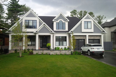 Photo of a front yard landscaping in Toronto.