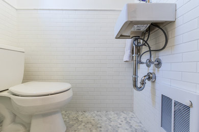Bathroom - bathroom idea in Chicago