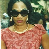 Bimpe Ayodeles foto