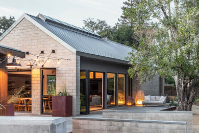 Example of a country patio design in San Francisco