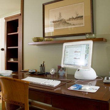 Home office with invisible shelves