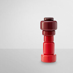 Accessories - Salt And Pepper Shakers And Mills