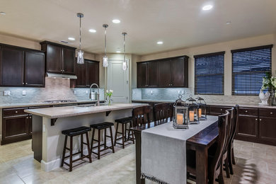 Example of a classic home design design in Sacramento