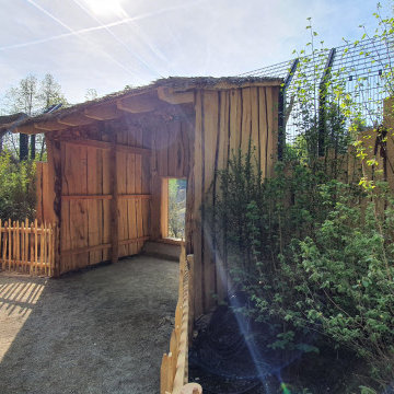 Löwen-Gehege -Info-Hütte