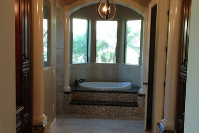 Example of a bathroom design in Orlando